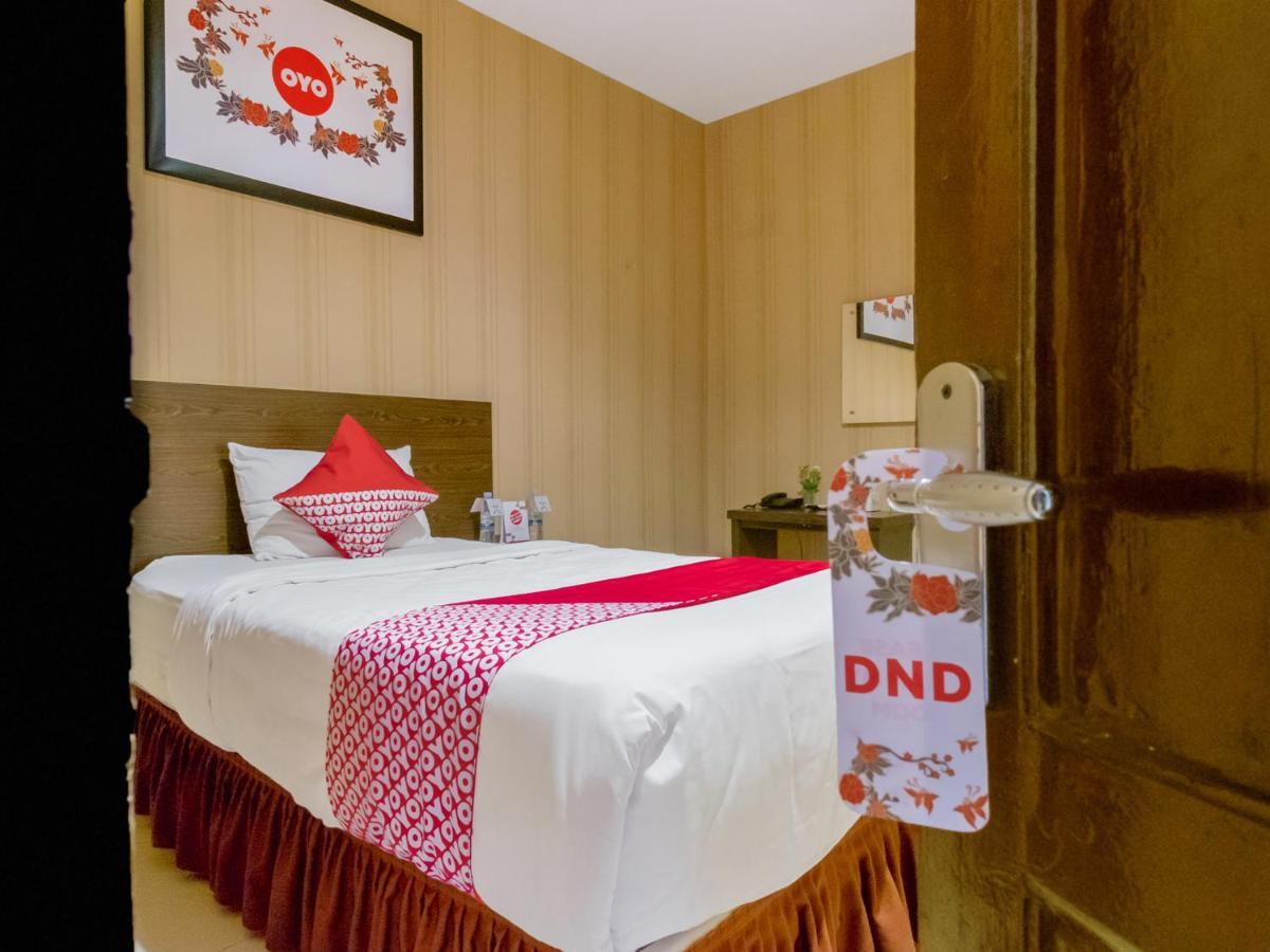 Oyo 741 Hotel Labuhan Raya Medan Dış mekan fotoğraf